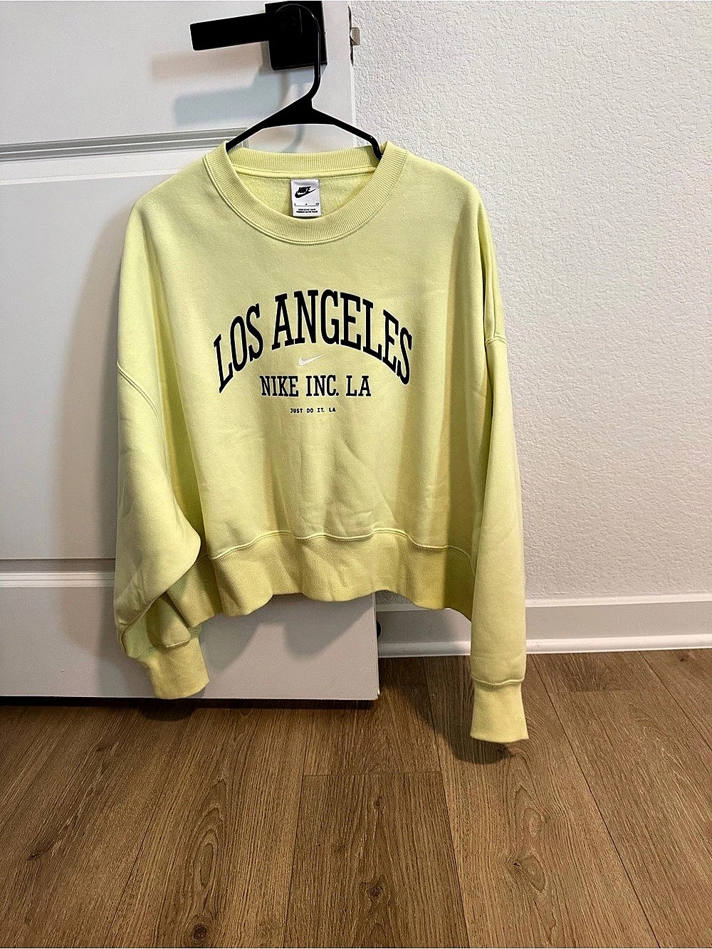 Nike Sportswear Phoenix Fleece Los Angeles Graphic Crewneck Sweatshirt Small